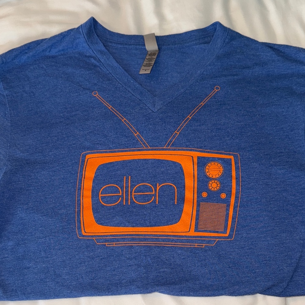 Blue 'Ellen' show Graphic T-Shirt